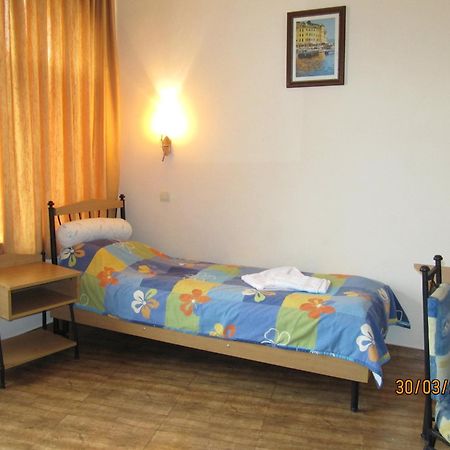Central Family Hotel هاسكوفو الغرفة الصورة