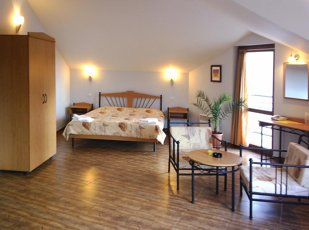Central Family Hotel هاسكوفو الغرفة الصورة