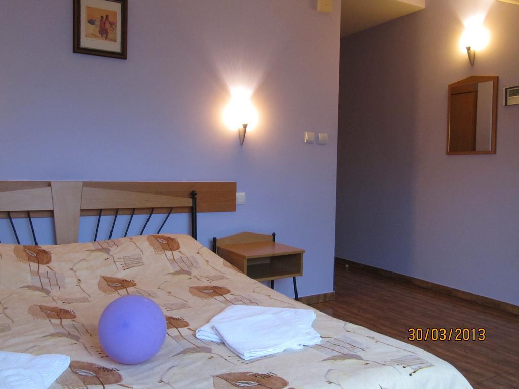 Central Family Hotel هاسكوفو الغرفة الصورة