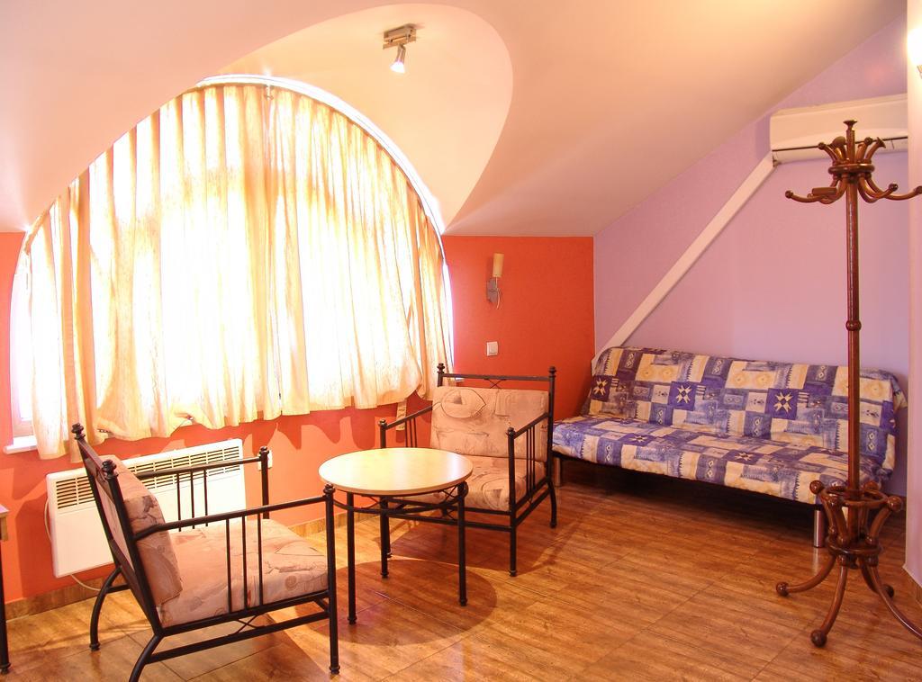 Central Family Hotel هاسكوفو الغرفة الصورة